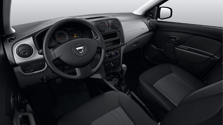 Dacia Sandero'nun iç mekanı oldukça sade bir şekilde tasarlanmış.