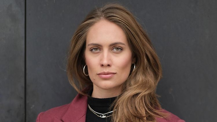 Baro Vicenta Ra Gabbert ist Juristin und Sprecherin für sozial-ökologische Gerechtigkeit bei Greenpeace.