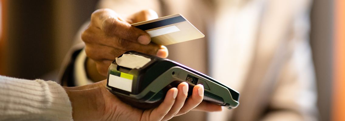 Bei American Express winkt Neukunden ein Willkommensbonus – allerdings nur unter bestimmten Voraussetzungen.