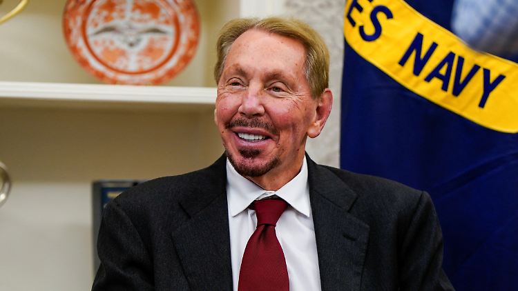 Oracle-Mitbegründer Ellison - hier bei einem Besuch im Weißen Haus im Februar - hat gut Lachen.