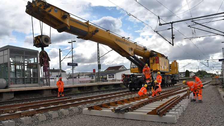 Die Riedbahn zwischen Mannheim und Frankfurt war die erste generalsanierte Strecke. Sie war rechtzeitig fertig. Das könnte bei anderen geplanten Strecken nicht so sein. 