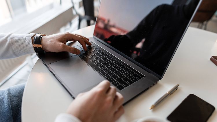 "Die Ergebnisse zeigen, dass der Netzausbau allein nicht reicht", so IW-Digitalexpertin Engels.