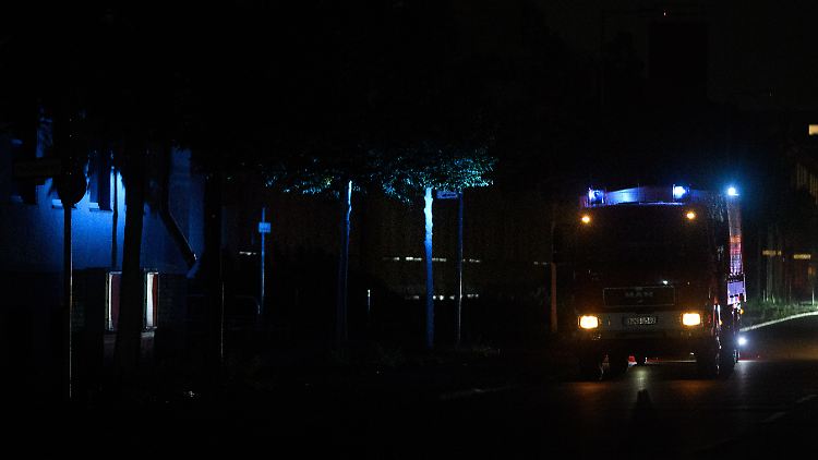 Den Angaben zufolge ist der Stromausfall bereits der längste in Berlin seit mindestens 25 Jahren. 
