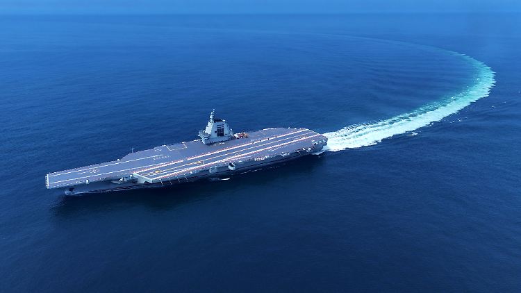 Die Fujian bei einer früheren Testfahrt.
