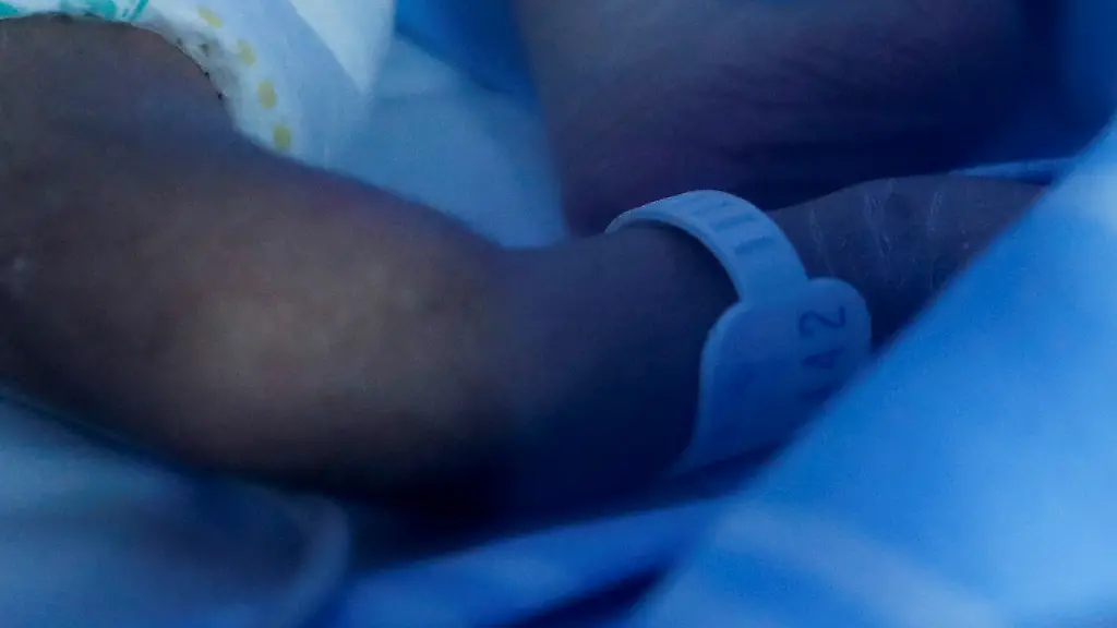 2022-11-14T153048Z-820585936-RC2OLX93KYG3-RTRMADP-3-WORLD-POPULATION-ITALY-MATERNITY