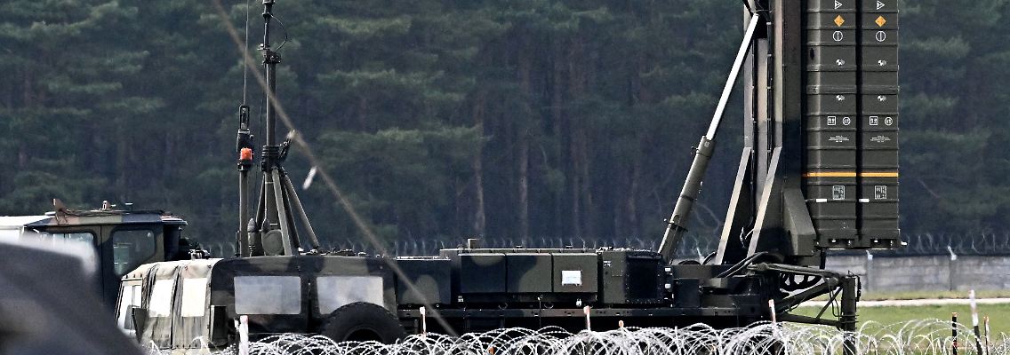 AFP__20230419__33DH36D__v1__HighRes__SlovakiaItalyPoliticsDiplomacyNatoAirDefence.jpg