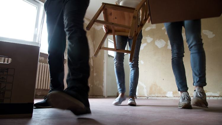 Vermieter dürfen eine hinterlegte Kaution für eine Frist von bis zu sechs Monaten zurückhalten.