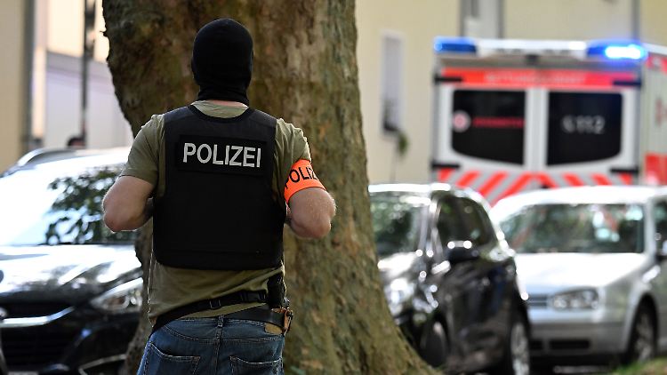 Die niedergestochene Lehrerin des Essener Berufskollegs war S. persönlich bekannt.