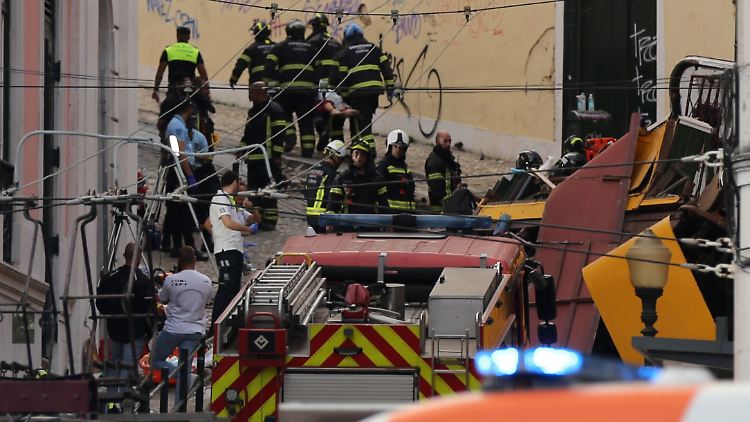 Bei dem Unglück in der portugiesischen Hauptstadt starben 16 Menschen, 21 wurden teils schwer verletzt.