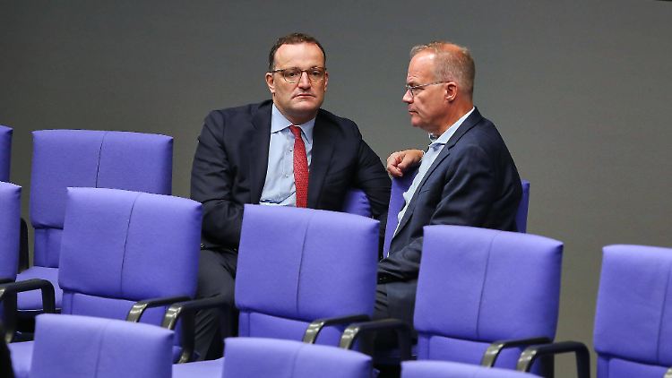 "Es ist ein Problem, die Vermögensverteilung", sagte Unionsfraktionschef Spahn.