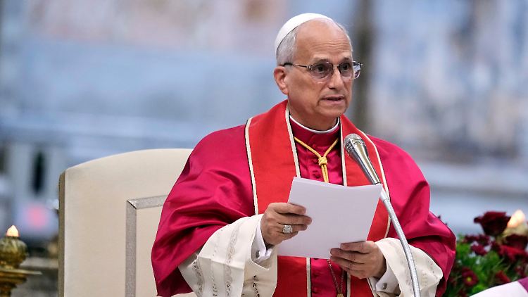 Robert Francis Prevost fühlt sich laut eigener Aussage als Papst gefordert, aber nicht überfordert.