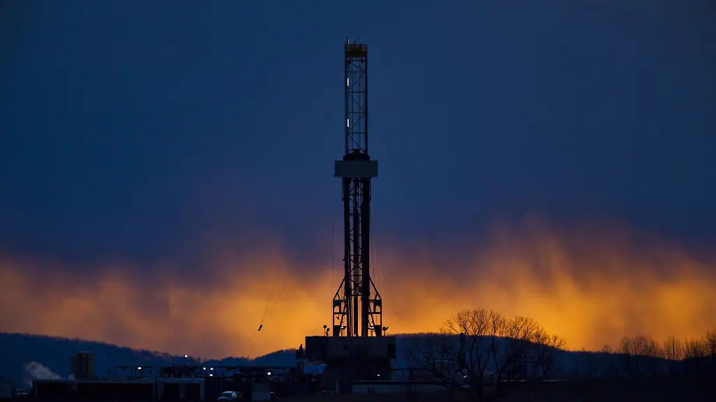 Diese-Oelfoerderplattform-im-us-amerikanischen-Tunkhannock-arbeitet-nach-dem-Prinzip-des-Fracking