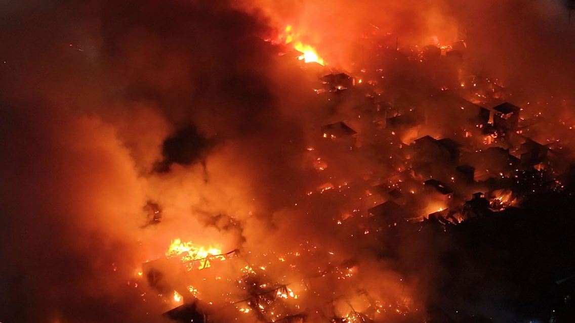 epi_1001516793_DPA AP_q5su7lpoiw-v1-ax-ms6144.jpg_Philippines Fire.jpg
