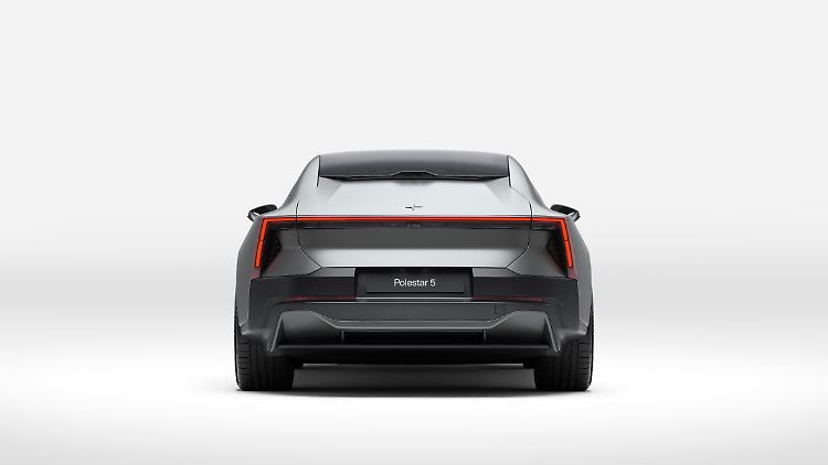 Ein markantes Rückleuchtenband verschafft dem neuen Polestar 5 Wiedererkennungswert.