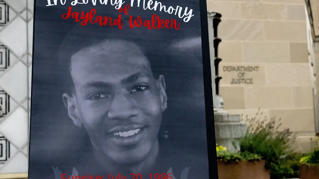 Jayland-Walkers-Autopsie-setzte-die-USA-unter-Schock-46-Schusswunden-und-26-Projektile-steckten-noch-in-seinem-Koerper