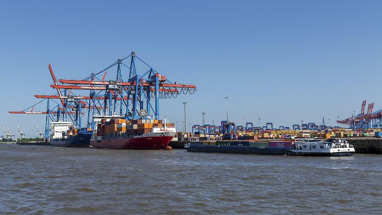 Von Hamburg aus gingen die Waren zunächst nach Hongkong und von dort weiter nach Russland.