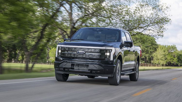 El F-150 Lightning tiene la misma capacidad de carga útil que su pariente con propulsión convencional.