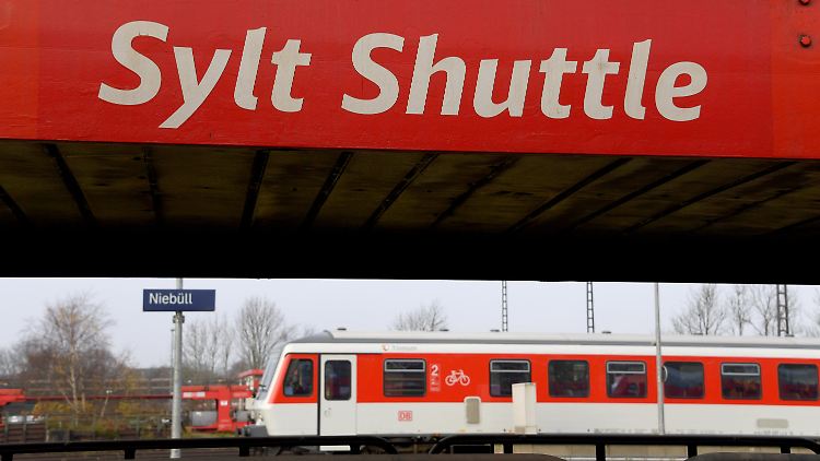 Um den regulären Zugverkehr wieder aufnehmen zu können, ist eine umfangreiche Reparatur der Weiche notwendig.