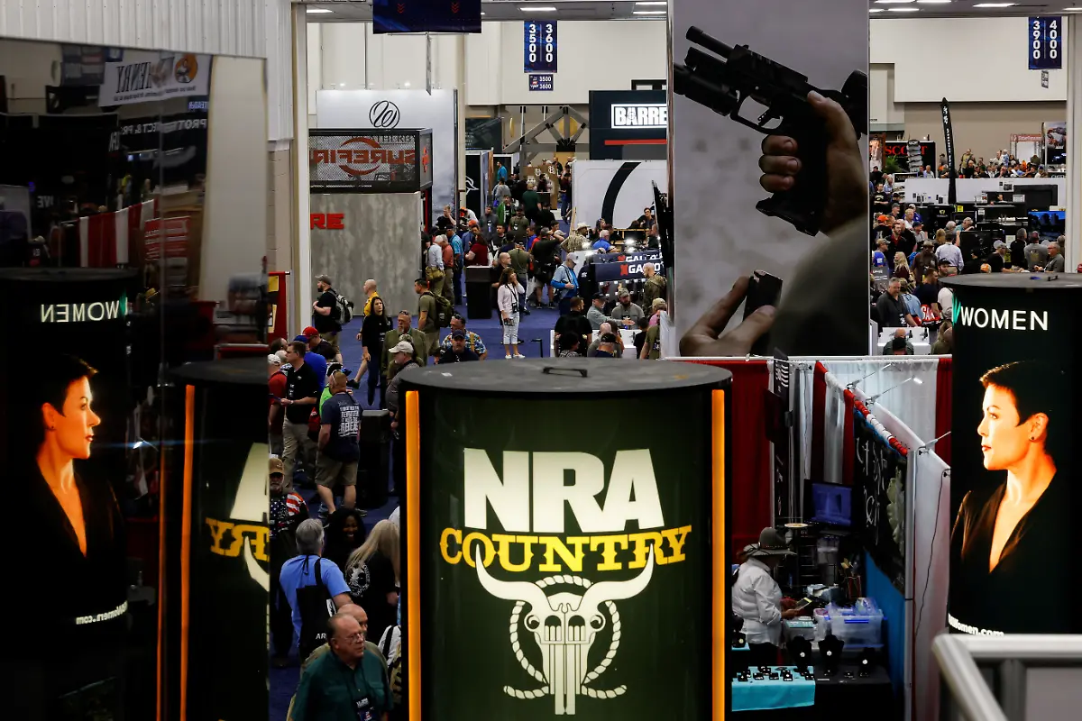 2023-04-14T170432Z-1381426807-RC2FE0A0WFOT-RTRMADP-3-USA-GUNS-NRA