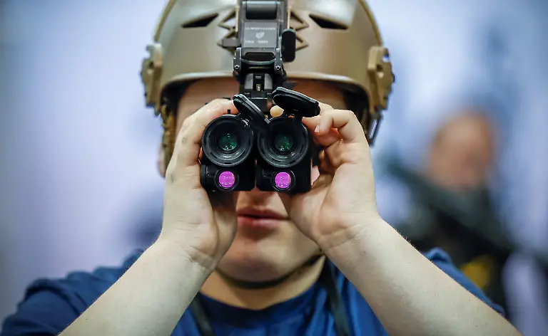 2023-04-15T211124Z-1752993756-RC22F0A3HUBE-RTRMADP-3-USA-GUNS-NRA