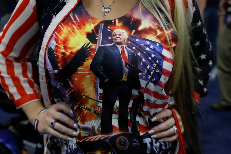 2023-04-15T183834Z-2078523305-RC2ZE0AXC68J-RTRMADP-3-USA-GUNS-NRA