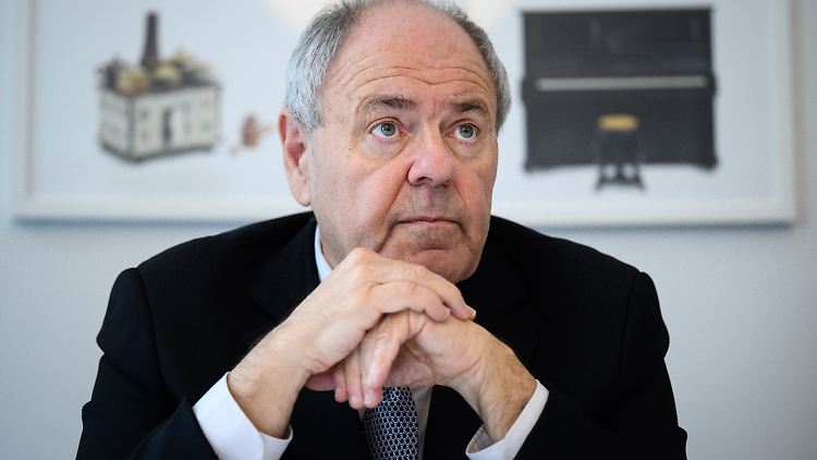 Der Yad-Vashem-Vorsitzende Dani Dayan sagt, Deutschlands Demokratie könne nicht überleben, "wenn sie ihre derzeitige starke Erinnerungskultur aufgibt".