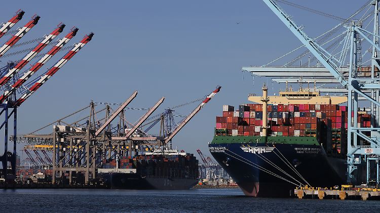 Ausländische Exporteure mussten ihre Verkaufspreise senken, um die Zollkosten aufzufangen.