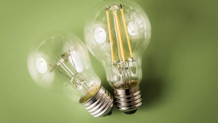 Alte Glühbirnen kosten viel Strom: Moderne LED-Lampen sparen bis zu 90 Prozent Energie.