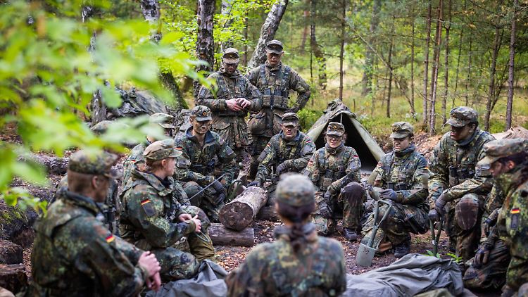 Mit 13.000 neu registrierten Soldaten bis August ist das Ziel von 15.000 Soldaten für 2025 schon fast erreicht, so Pistorius (Archivbild).
