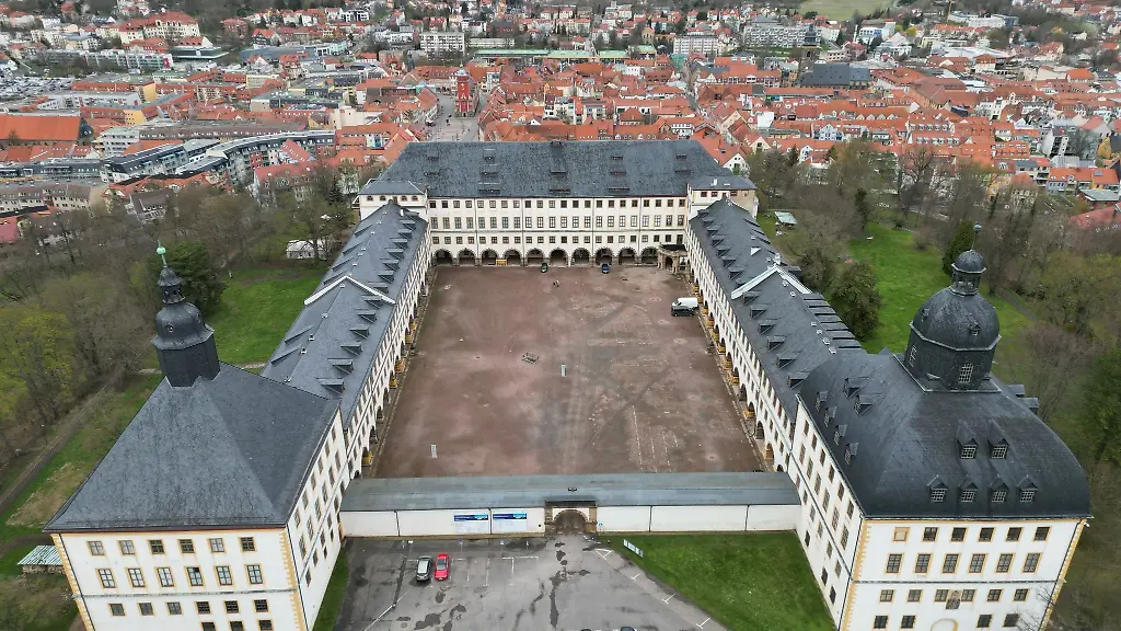 Schloss-Friedenstein-ist-eine-1643-errichtete-fruehbarocke-Schlossanlage