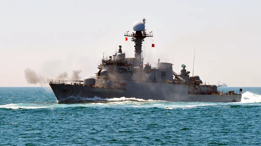 2010-05-27T120000Z-1188367735-GM1E65R10EQ01-RTRMADP-3-KOREA-NORTH