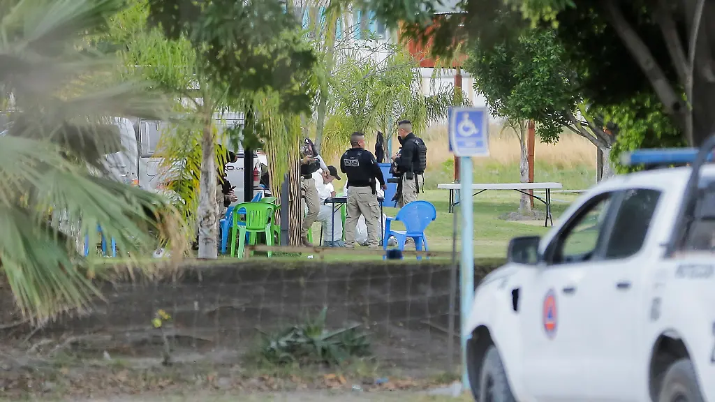 2023-04-16T040231Z-1108896033-RC27F0A1ZHJW-RTRMADP-3-MEXICO-VIOLENCE