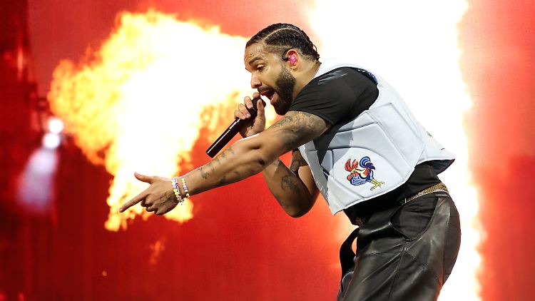 Drake feierte mit einer zehnköpfigen Entourage unter anderem im Schützenfestzelt und Käferzelt.