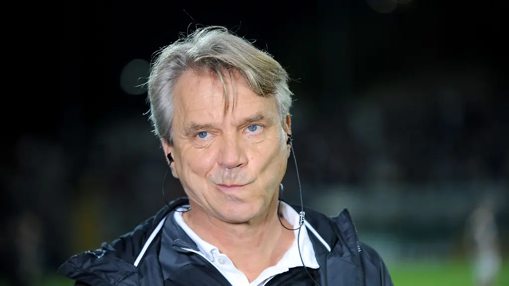 Der-Elversberger-Trainer-Horst-verliert-mit-seinem-Team-in-Osnabrueck