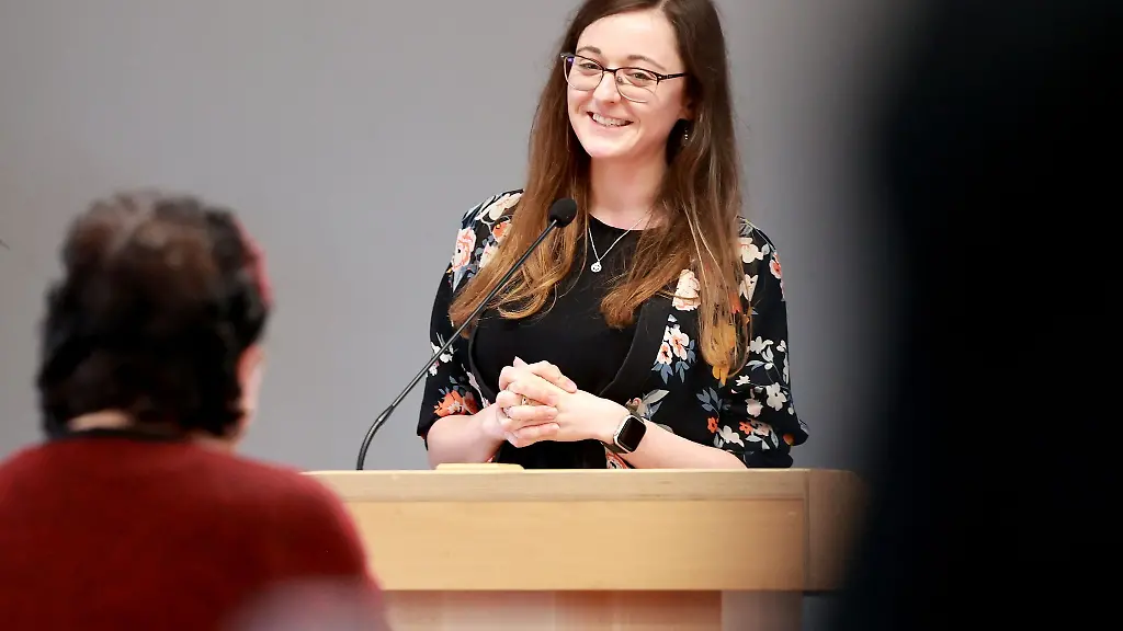 Michelle-Angeli-aus-Zerbst-bei-der-Delegiertenversammlung-des-Landesfrauenrates-Sachsen-Anhalt-e-V