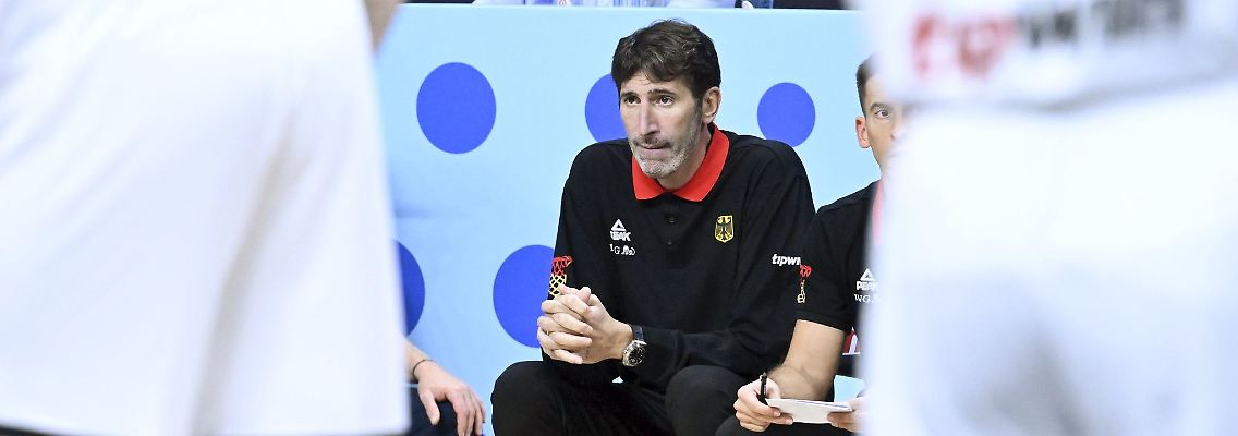 Bundestrainer Mumbru kehrte angeschlagen zum Nationalteam zurück.