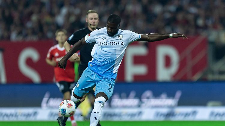 Wohin soll der Ball heute fliegen, Ibrahim Sissoko?