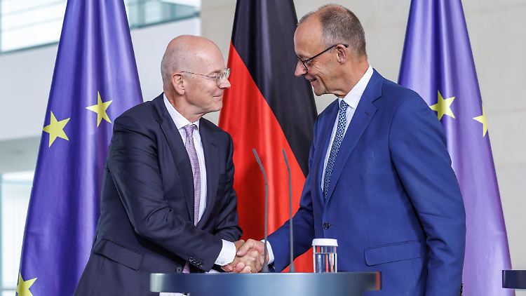 Für seine Position als Investitionsbeauftragter des Kanzlers erhält Blessing kein Geld, so Merz.