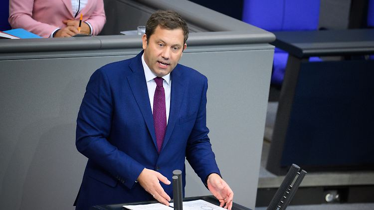 "Wenn wir nicht handeln und wenn wir am Status quo festhalten, dann verlieren wir an wirtschaftlicher Stärke", warnte der Finanzminister.