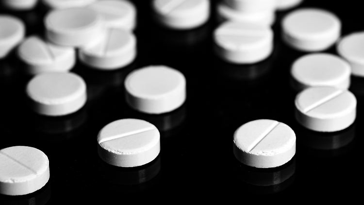 Paracetamol ist eines der wenigen Mittel, die Schwangere bei Fieber und Schmerzen nehmen dürfen.