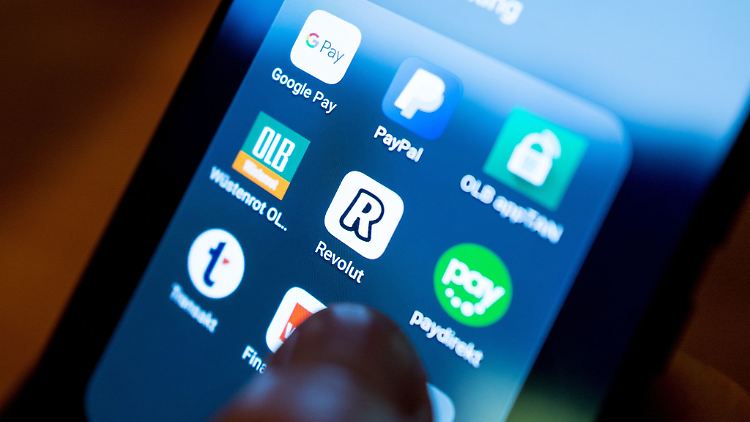 Die britische Digitalbank Revolut will mit ihrer Finanzplattform zum globalen Finanzanbieter aufsteigen (Symbolbild).
