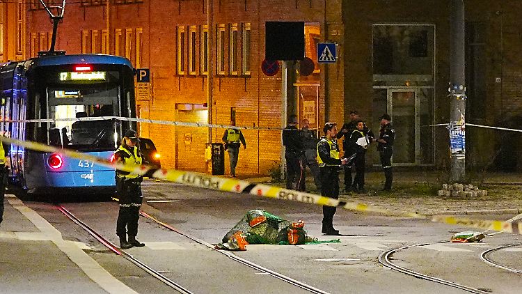 Berichten zufolge wurde eine Person festgenommen. 