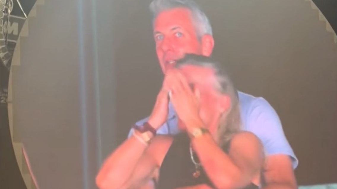 Kiss-Cam.jpg