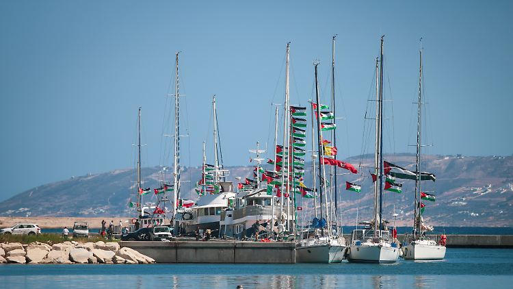 Schiffe der Global Sumud Flotilla legen in Tunesien ab. Die Flotte will mehrere hundert Tonnen Hilfsgüter in den Gazastreifen bringen.