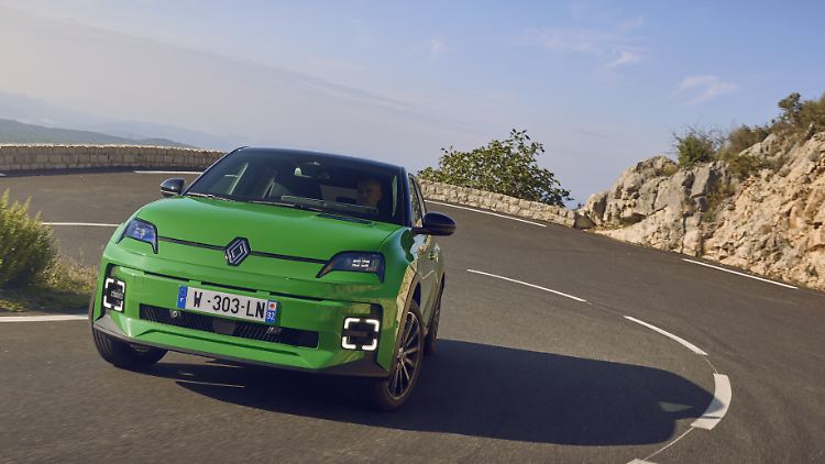 Der Renault 5 macht auf modernes Retro-Auto.