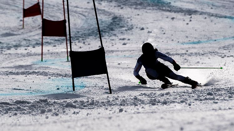 Im Ski-Weltcup wird es künftig nach einem Beschluss des Weltverbandes FIS Geschlechtertests geben. (Archivfoto)