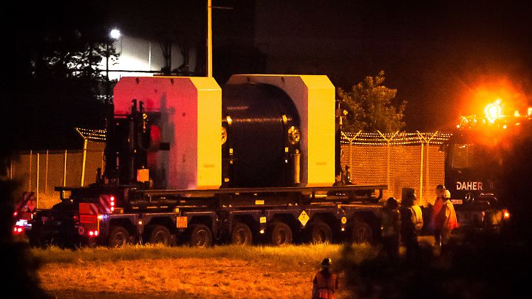 Ein Castor-Transport vom Kernkraftwerk in Obrigheim zum Zwischenlager in Neckarwestheim im Jahr 2017. (Archivbild)