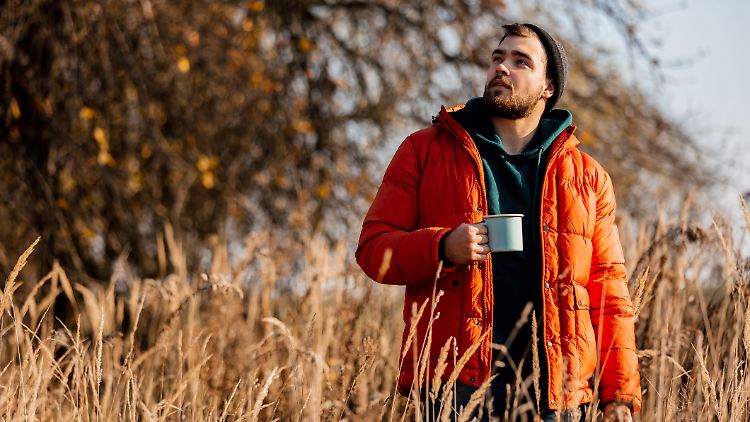 Helly Hansen kombiniert Daune, Wetterschutz und Design für jeden Einsatz im Herbst.