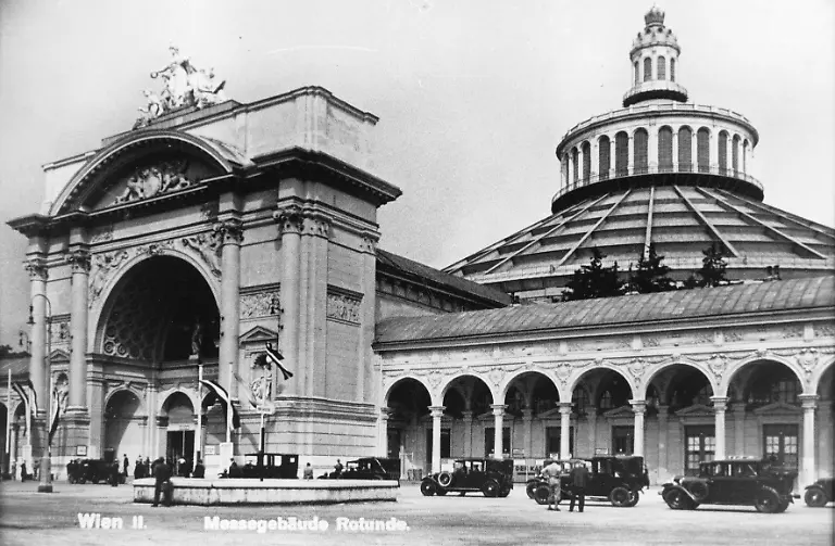 Rotunde-und-Eingangstor