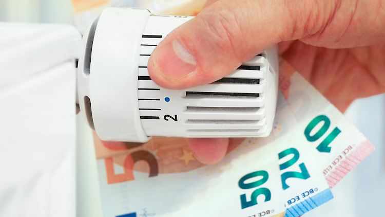 Wer zu Beginn der Heizperiode den Anbieter wechselt, kann bares Geld sparen.